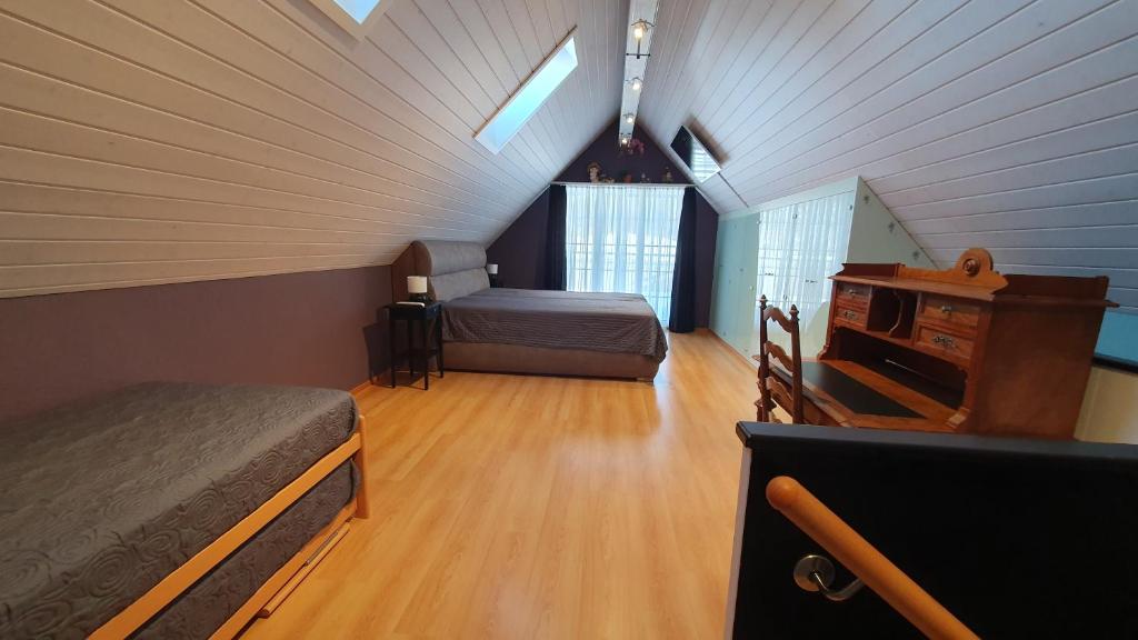 Postel nebo postele na pokoji v ubytování Gemütliche 2 Zimmerwohnung im Grünen