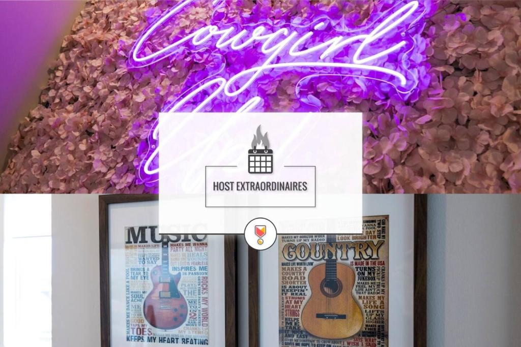 Chứng chỉ, giải thưởng, bảng hiệu hoặc các tài liệu khác trưng bày tại Music City Abode and Cowgirl Up Dual Townhomes