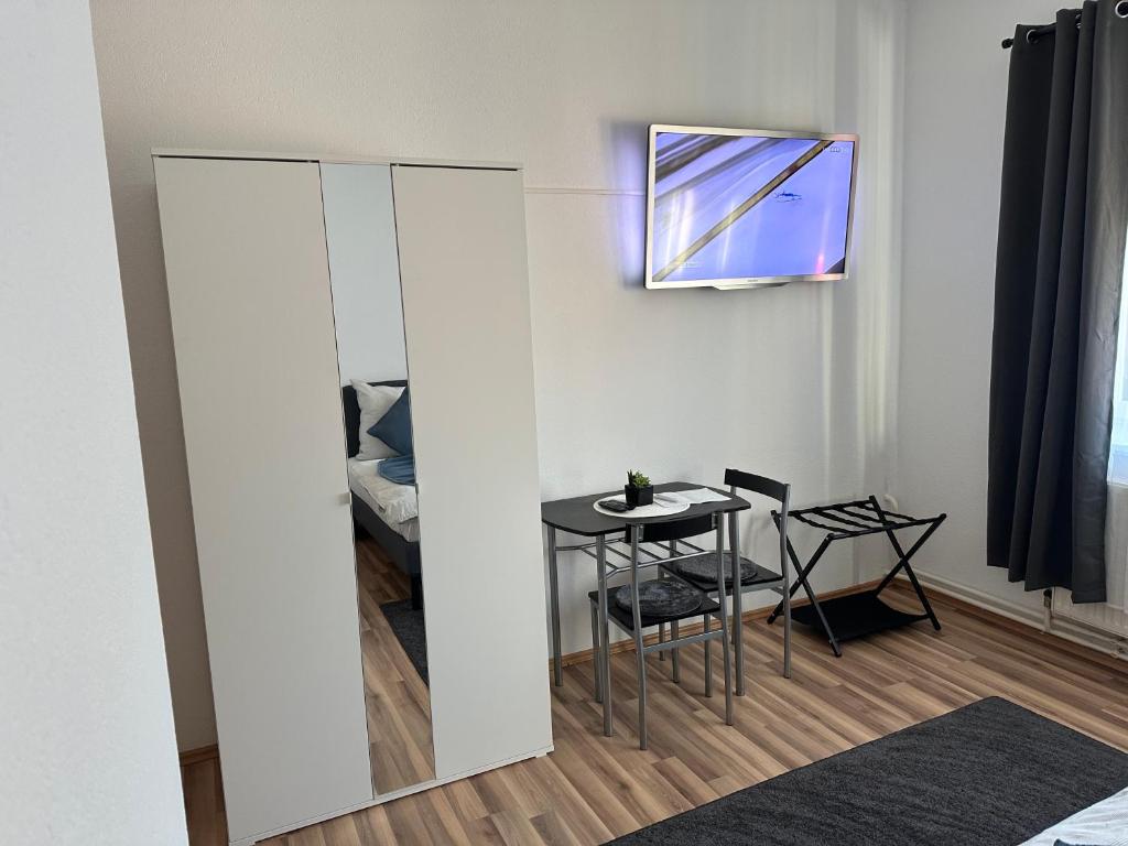 Postel nebo postele na pokoji v ubytování Cheers Diner & Rooms