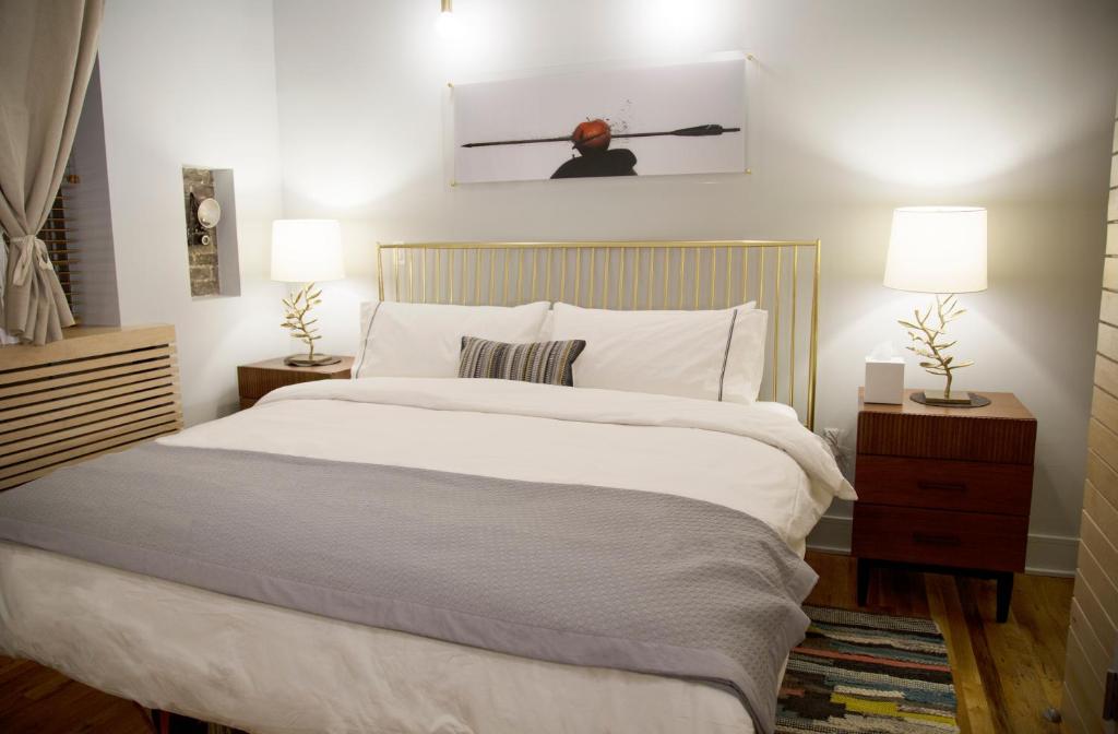 Postel nebo postele na pokoji v ubytování Franklin Guesthouse