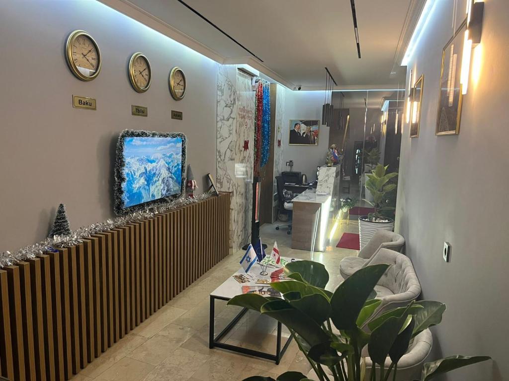TV a/nebo společenská místnost v ubytování Caspian VF Hotel