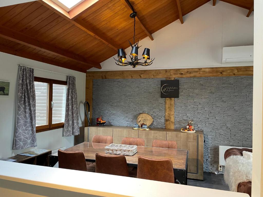 Fotografie z fotogalerie ubytování Chalet Le Daim La Boverie v destinaci Rendeux