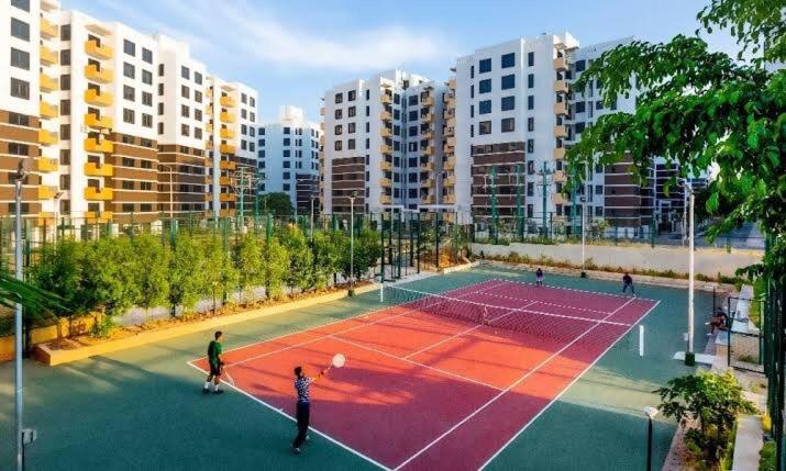 Tennis- og/eller squashfaciliteter på 3bhk flat at doddaballapur, yelanka eller i nærheden