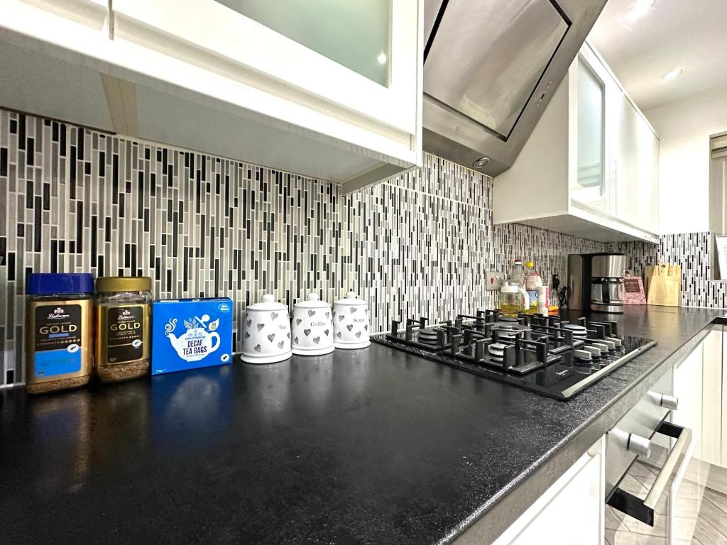 Comfortable Rooms Near City of London photo