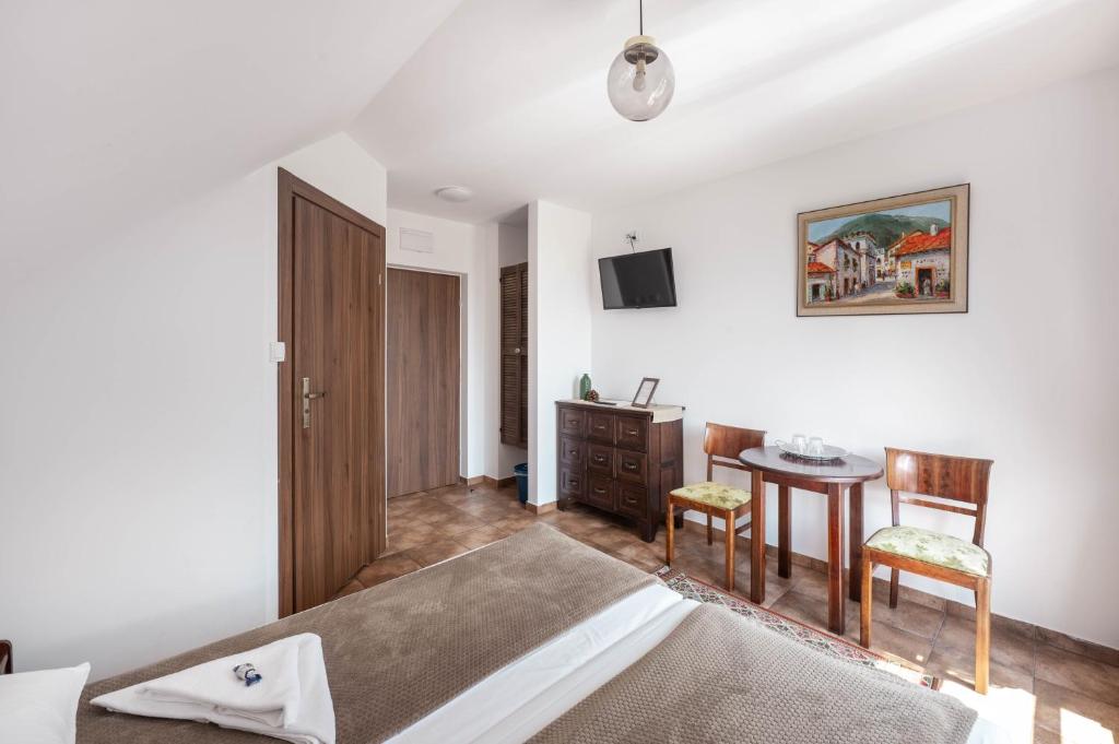 Pensjonat Dom Podróżnika - Double Room With Balcony