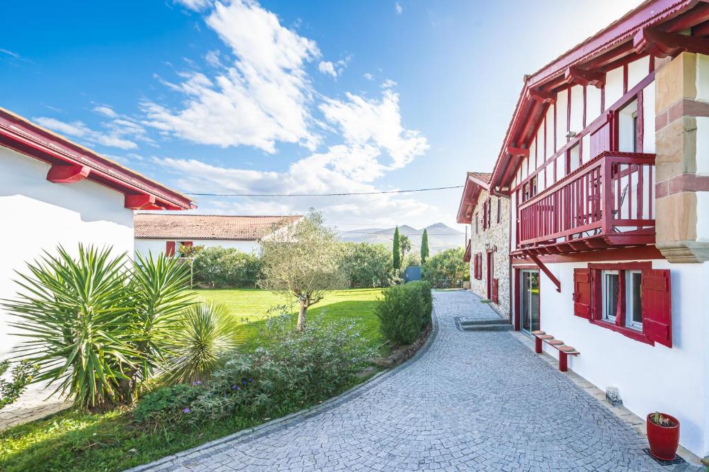 Maison Muruzabal Etxea - Three-Bedroom Holiday Home