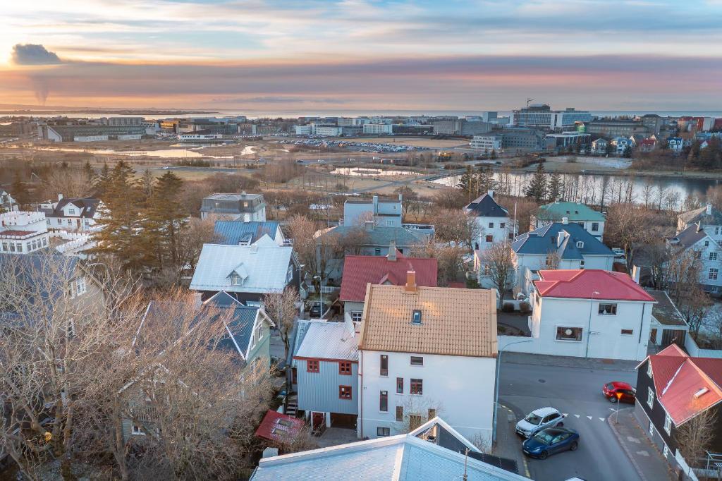 Nespecifikovaný výhled na destinaci Reykjavík nebo výhled na město při pohledu z penzionu