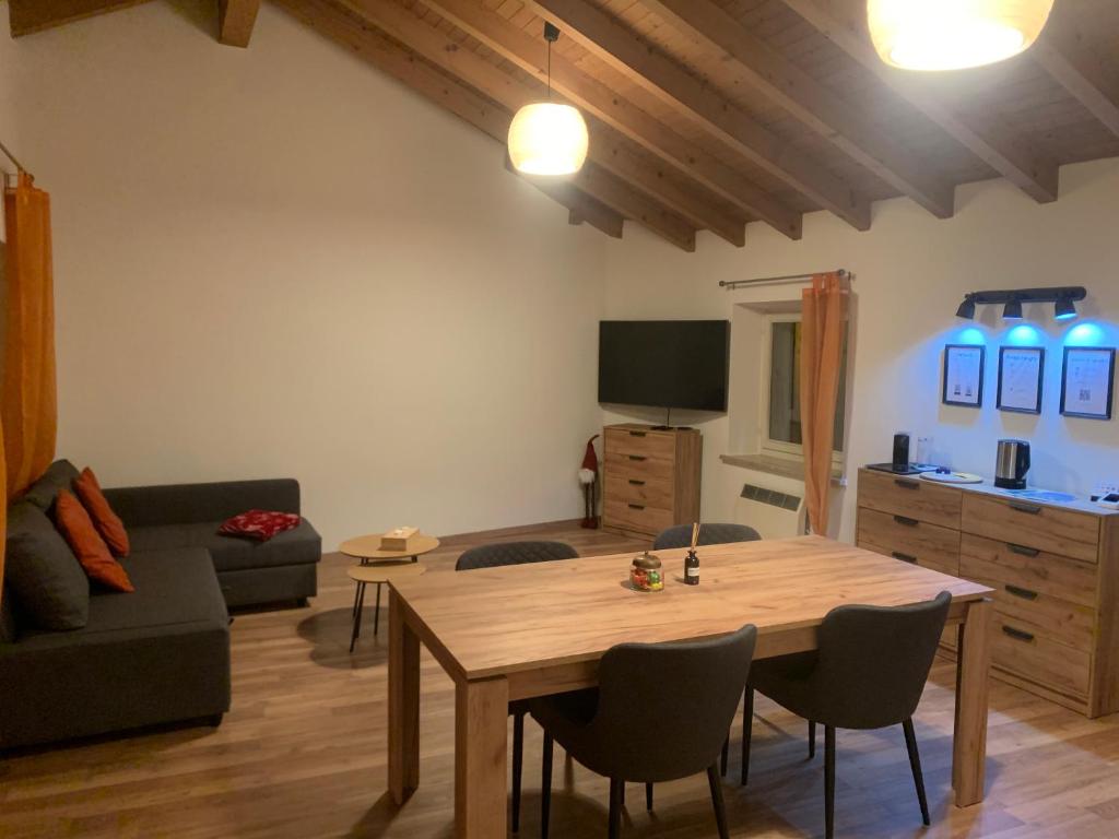 
Deluxe One-Bedroom Apartment
