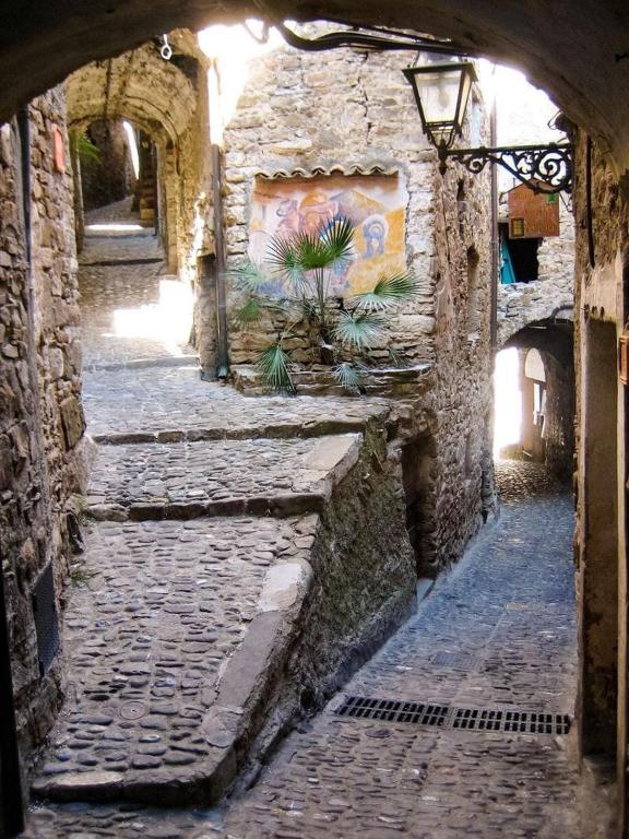 Fotografie z fotogalerie ubytování House in the rock v destinaci Apricale