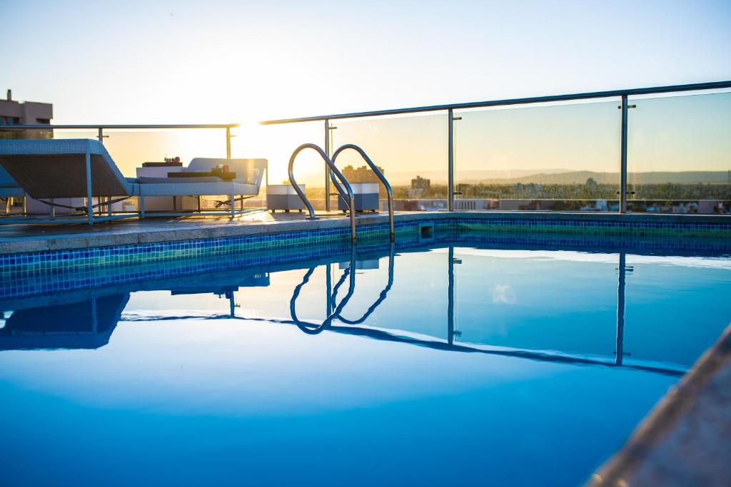 Bazén v ubytování Yrigoyen 111 Hotel nebo v jeho okolí