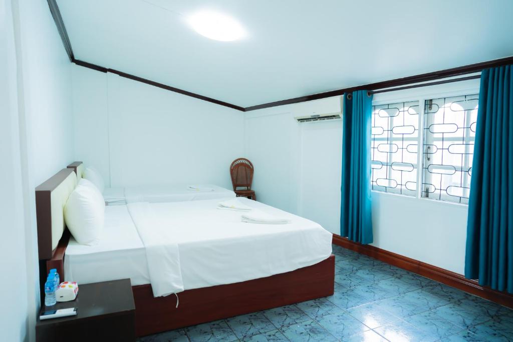 Vientiane Ruby Riverside Hotel - Standard Family Room