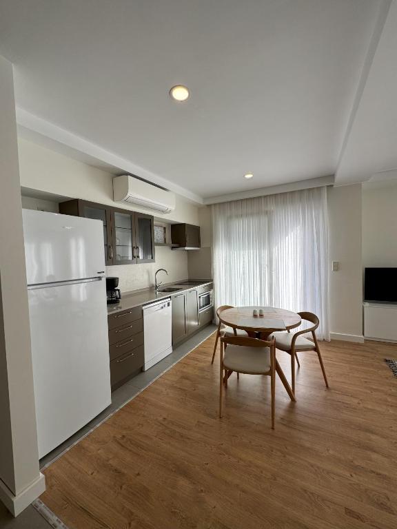 فضای داخلی Su Apartment Side در آنتالیا - تصویر ۳