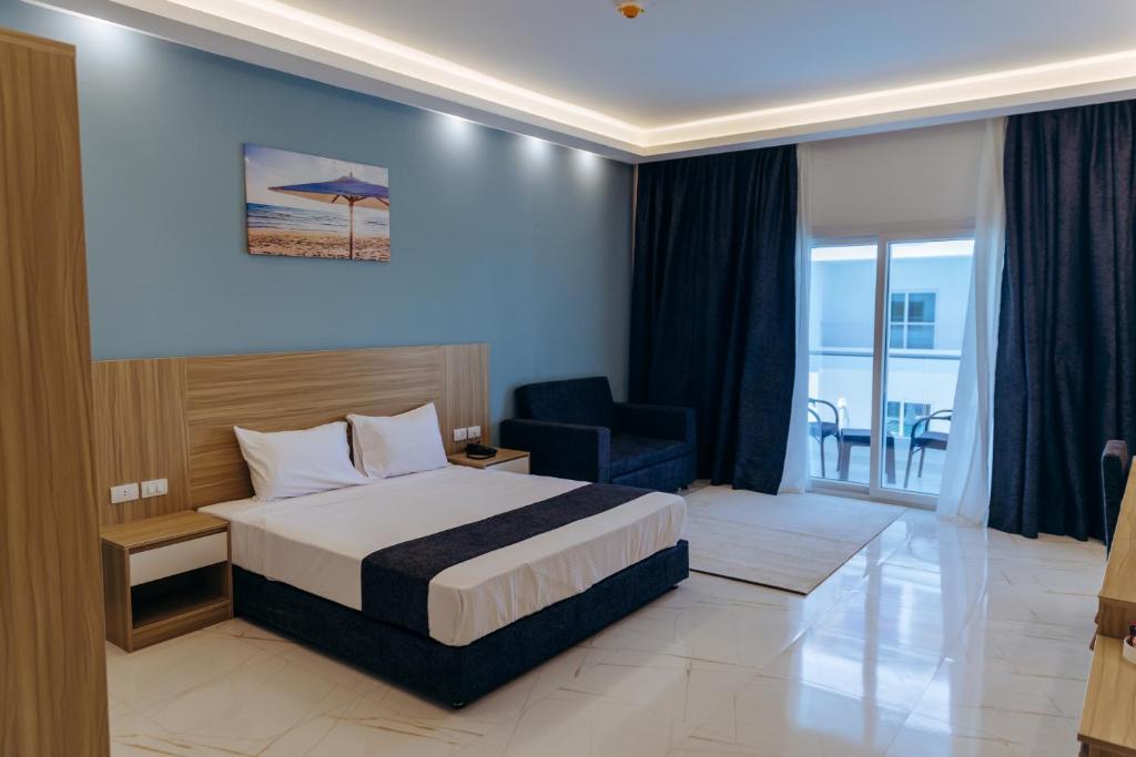 Sky Star Hotel free shuttle to Hurghada City Center - 19