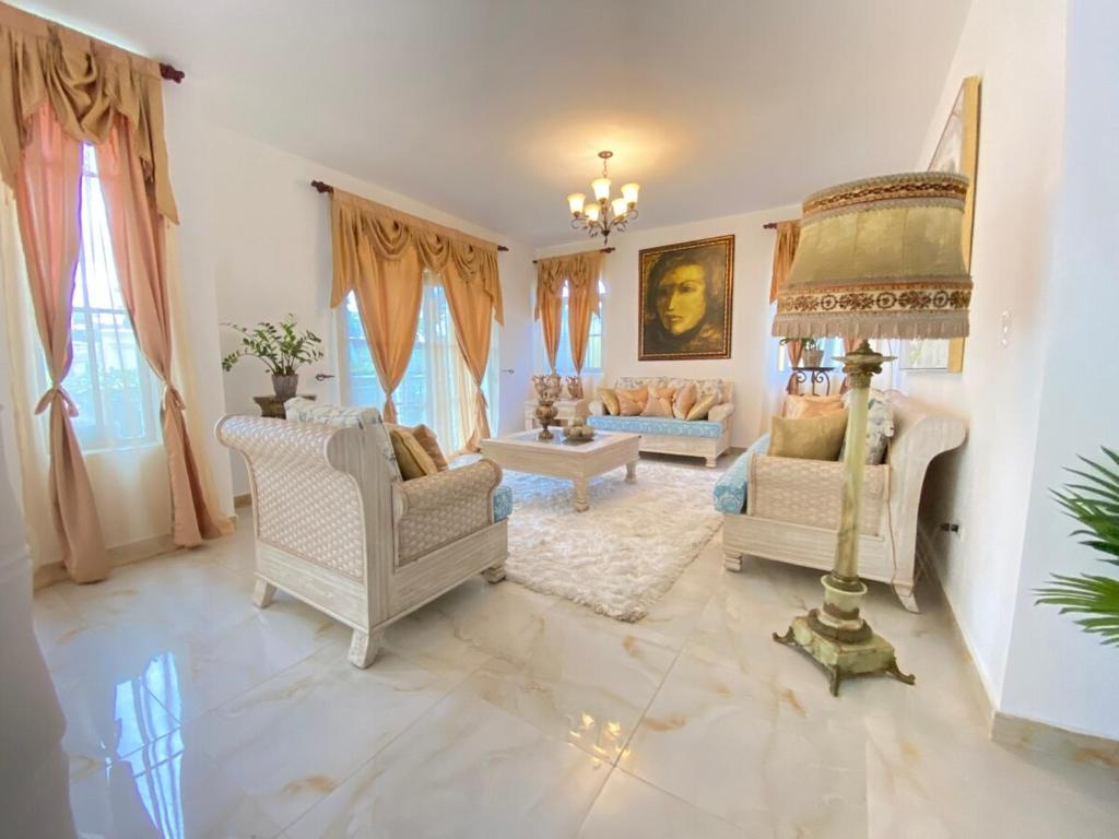 Beautiful Villa with Mountain view