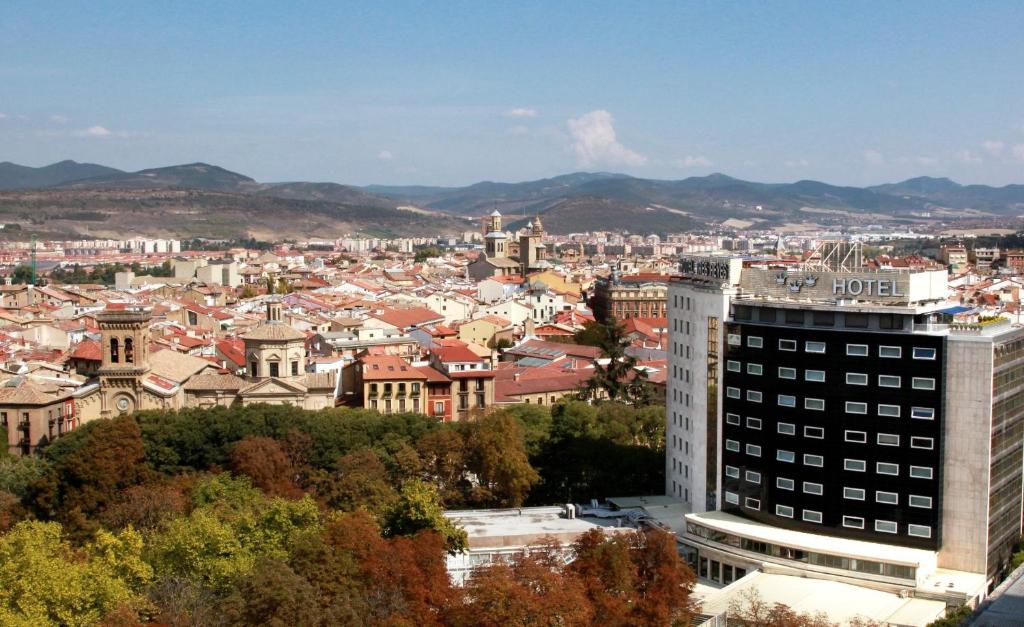 Nespecifikovaný výhled na destinaci Pamplona nebo výhled na město při pohledu z hotelu