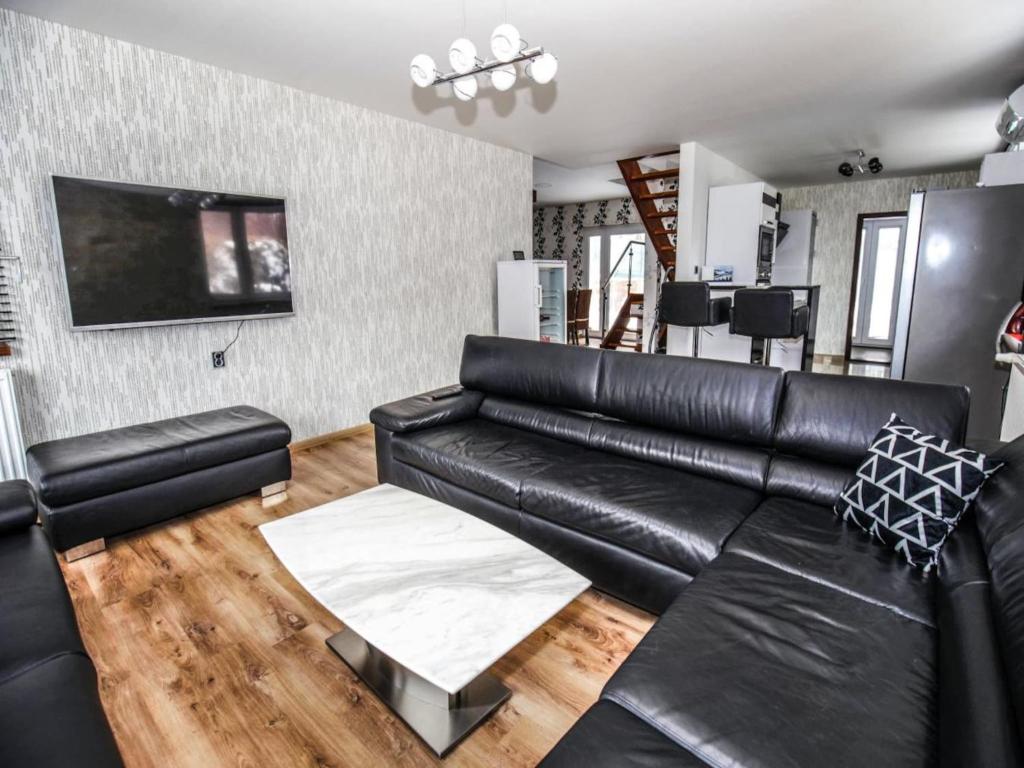Villa in Moravia with hot tub - Six-Bedroom Villa