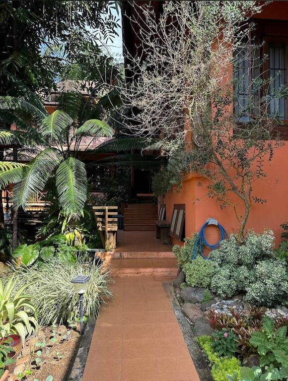 Zahrada ubytování บ้านยุ้งฮีลล์รีสอร์ท Baan Yung Hill Resort