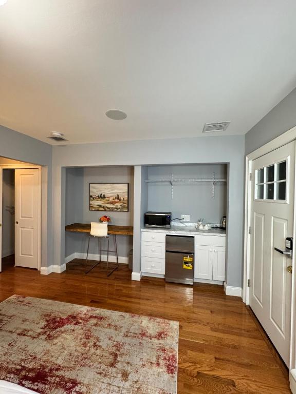 Η κουζίνα ή μικρή κουζίνα στο Cozy Room by Hofstra University