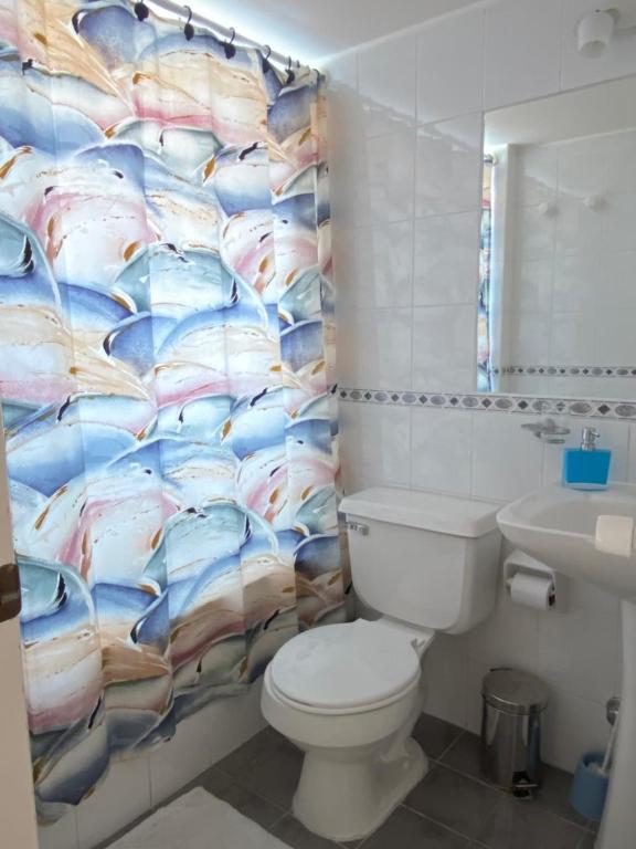 Koupelna v ubytování Departamento en Algarrobo Condominio Altos de Mirasol