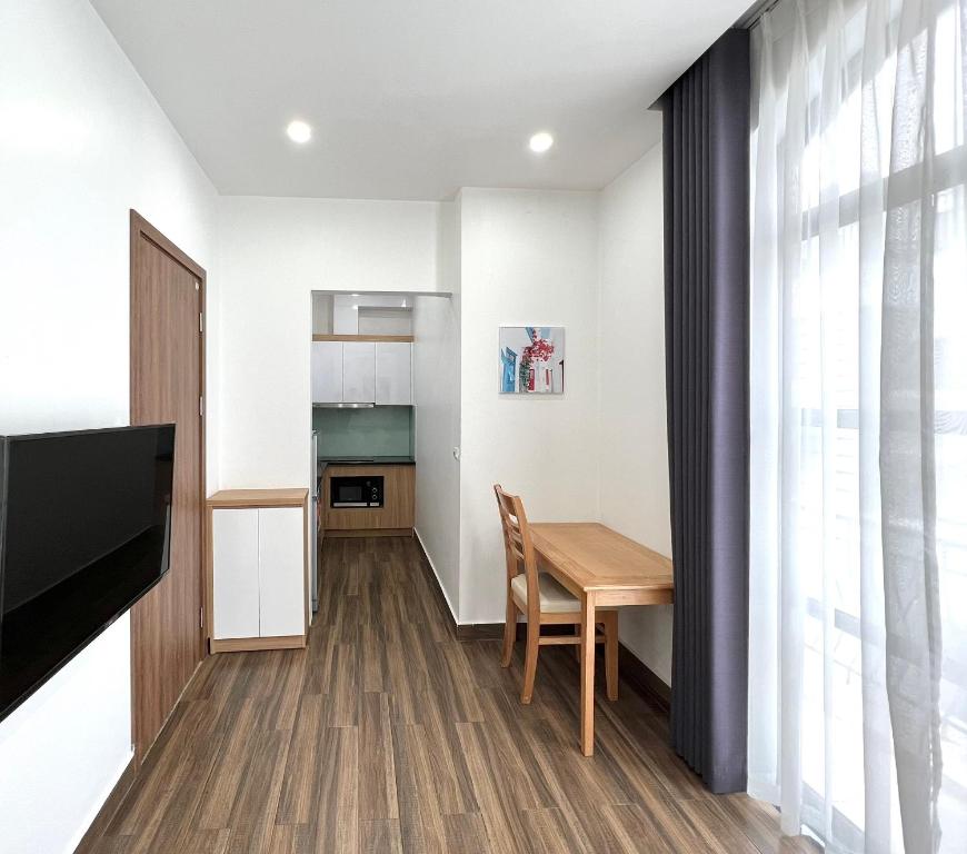 Merci Vinhomes Imperia Hai Phong - Suite Mit Kingsize-Bett Und Balkon