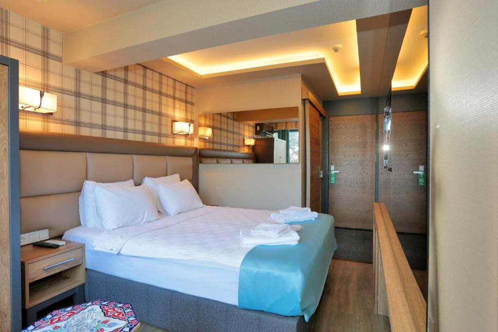 Turkuaz Hotel - Deluxe Double Room With Balcony And Sea View