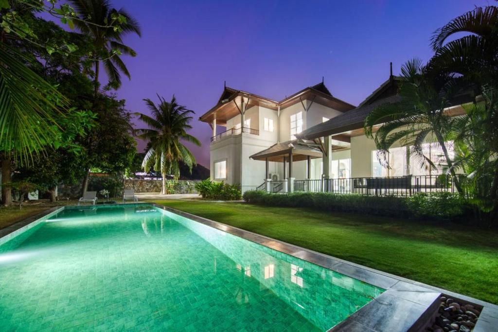 Πισίνα στο ή κοντά στο Hermit villa 3BR 4BA 12hr Butler