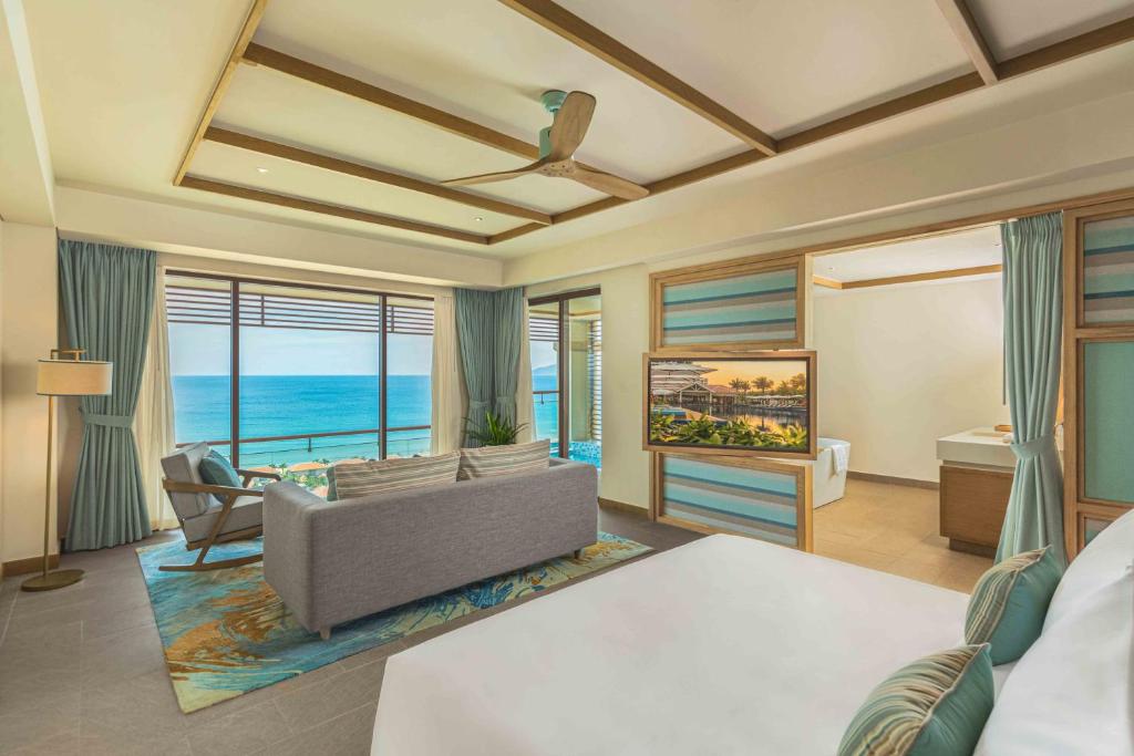 Ocean View Plunge Pool King Suite – Spa Inclusive