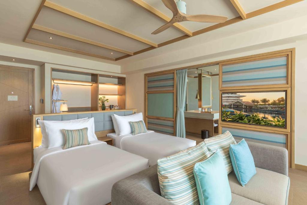 Ocean View Twin Suite with Balcony – Spa Inclusive