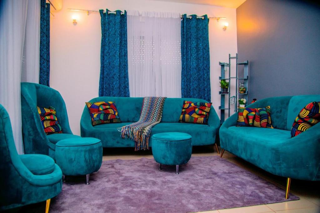 Posezení v ubytování Two Storey Three Bedroom House