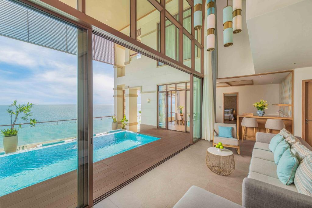Three-Bedroom Presidential Plunge Pool Loft – Spa Inclusive