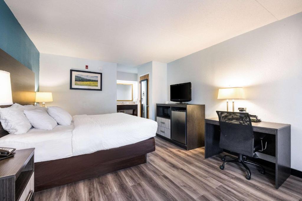 Clarion Inn Cleveland near University - Habitación Con Cama Extragrande - No Fumadores