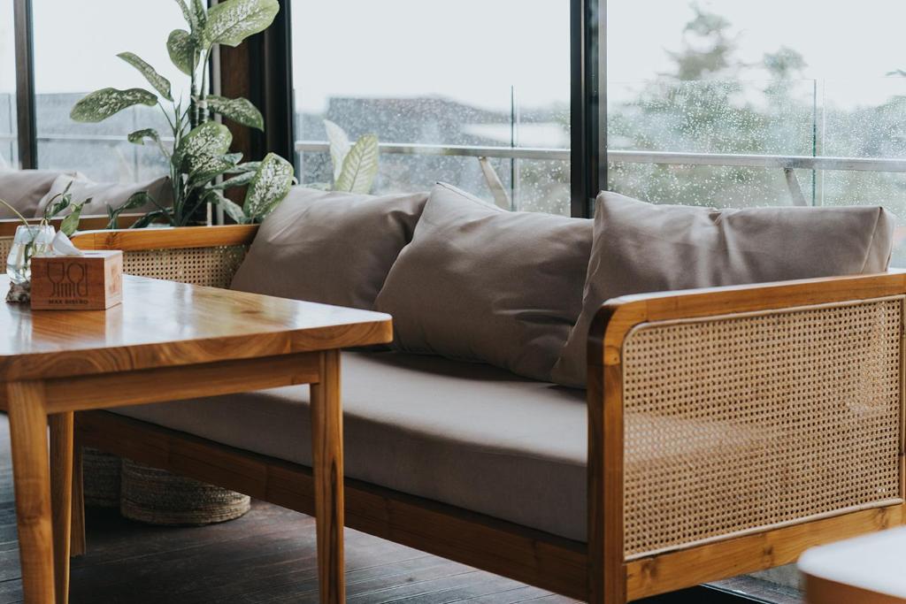 Posezení v ubytování MaxOneHotels at Ubud - CHSE Certified