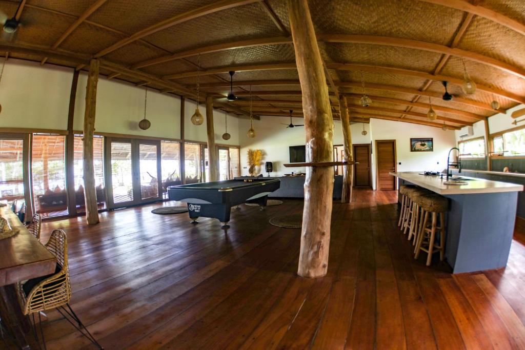 Posezení v ubytování Baha Baha Villa Sailo Mentawai