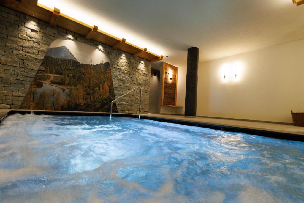Bazén v ubytování Hotel Hubertushof nebo v jeho okolí