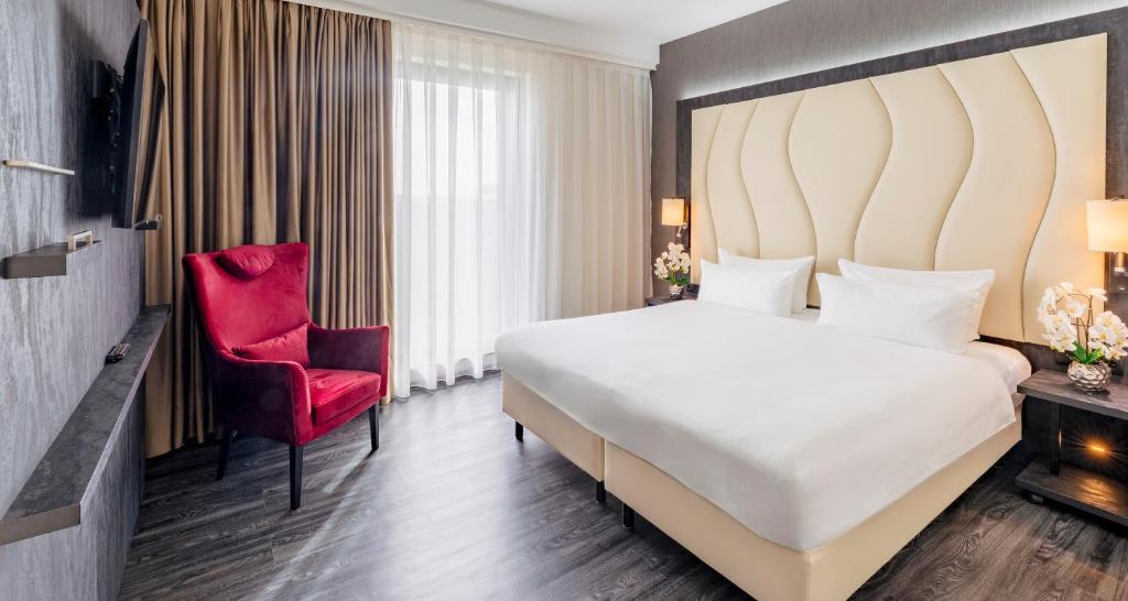 PLAZA Premium Grand Winston - Deluxe Room
