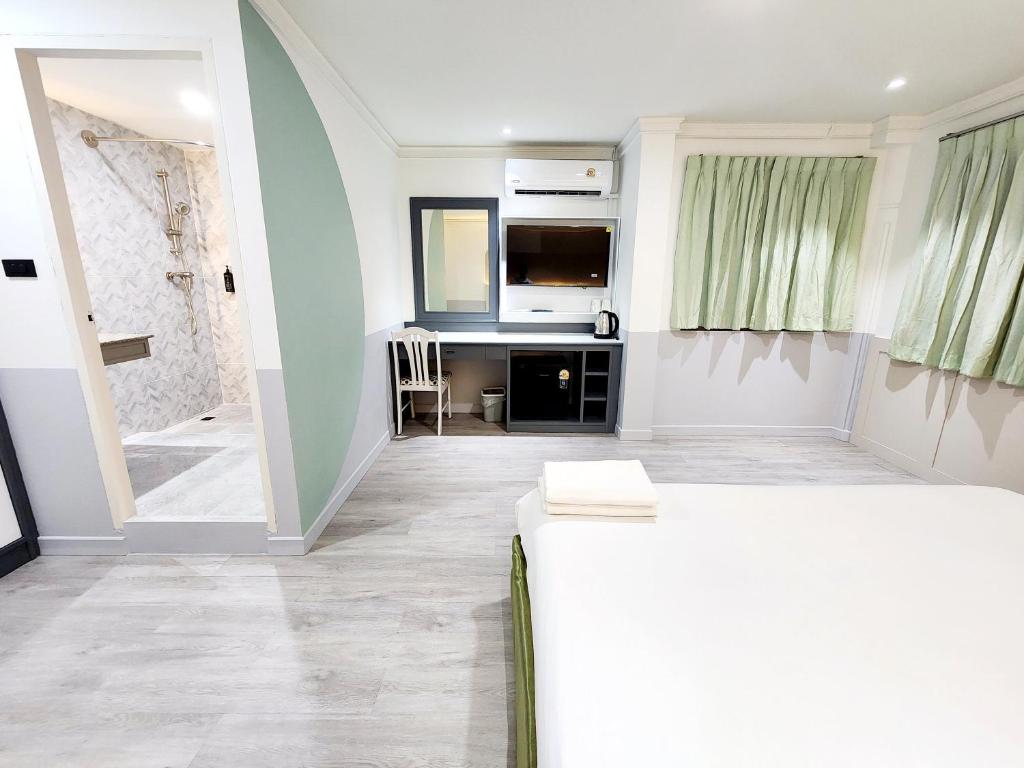 SEATEL Phuket, Patong Beach - Resim 27