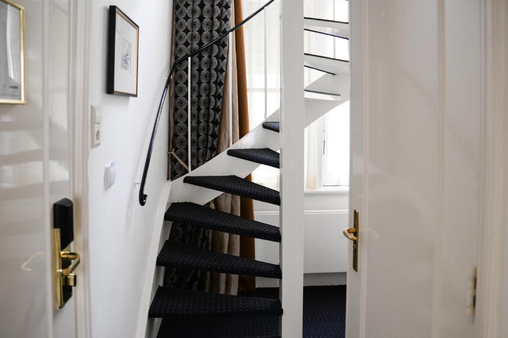 Ambassade Hotel - Resim 35