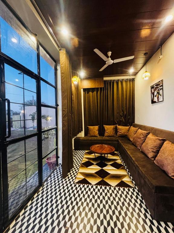 Gallery image of The Brownstone Villa 2Bhk Timeless Luxury Living in Jaipur