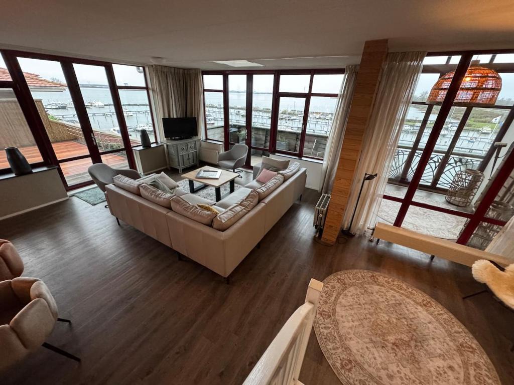 Picture of Penthouse with Jacuzzi and Sauna at the water, Biddinghuizen (updated ...