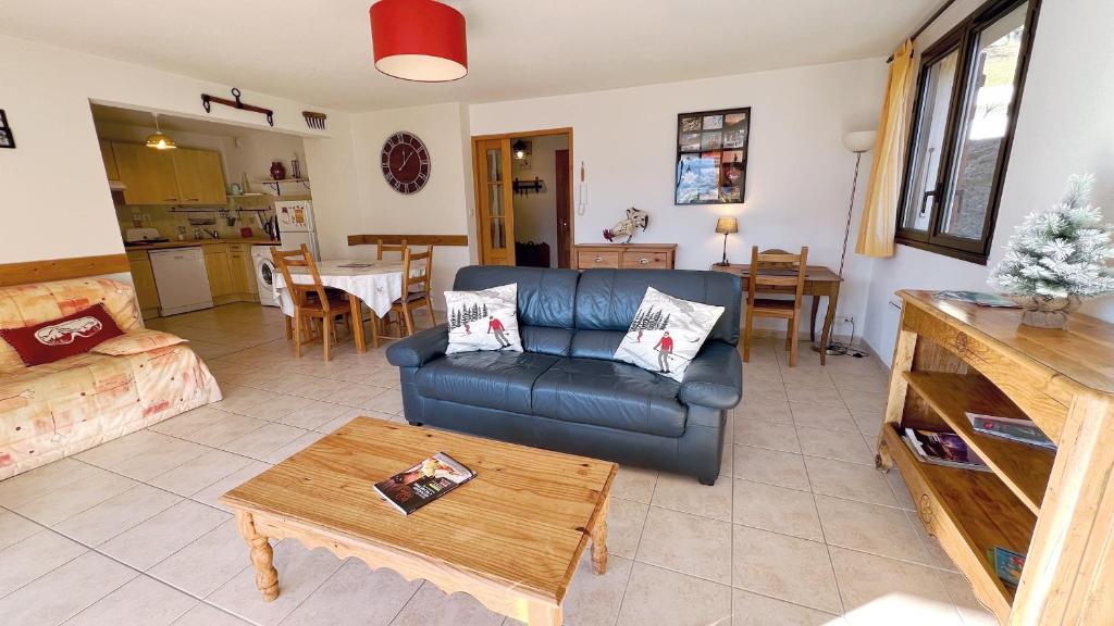 Posezení v ubytování Bel appart - 2 chambres - terrasse - vue exceptionnelle - à 5 minutes du centre ville