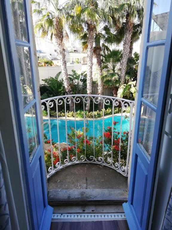 Village Knights Accommodation - Deluxe Double Or Twin Room With Balcony