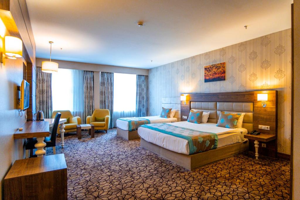Royal Hotel Inegol - Habitación Familiar