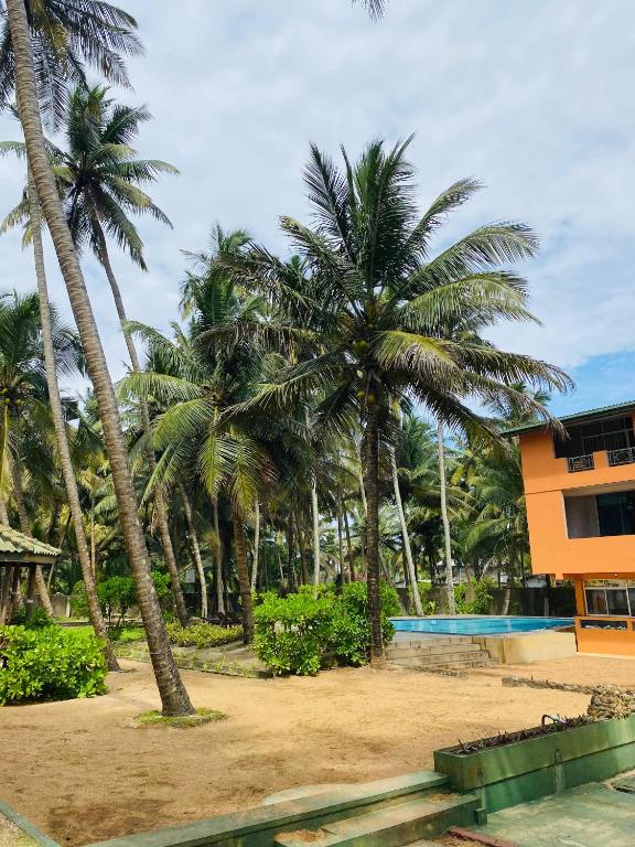 Bazén v ubytování Roy Villa Beach Front nebo v jeho okolí