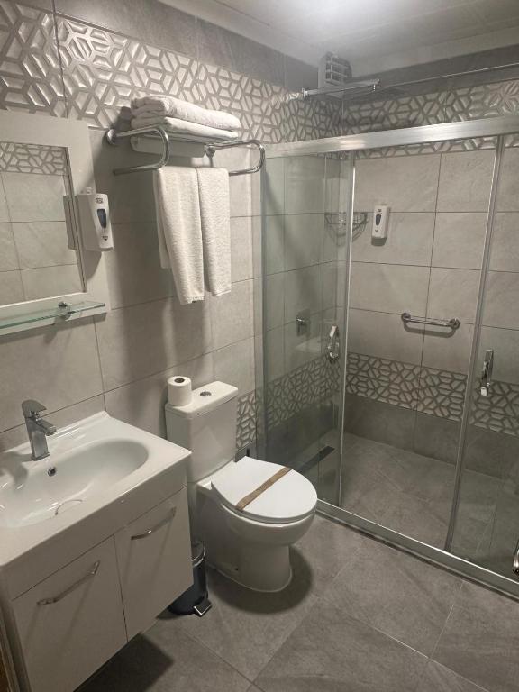 Koupelna v ubytování Anzac Hotel