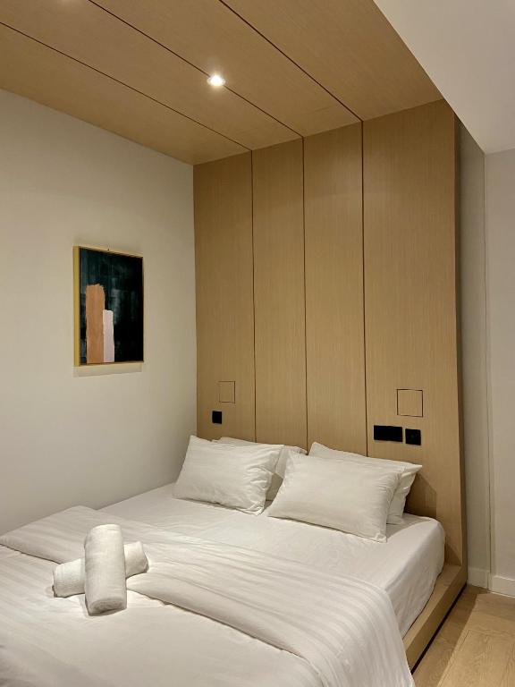 Postel nebo postele na pokoji v ubytování Showcase Hotel Kota Kinabalu
