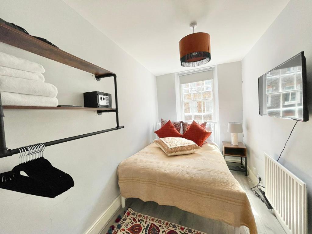 Postel nebo postele na pokoji v ubytování Soho Guest House Room 2