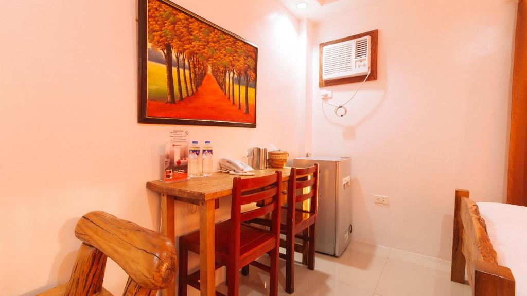 Fotografie z fotogalerie ubytování RedDoorz Plus @ Jollydays Hotel Nueva Ecija v destinaci San Jose