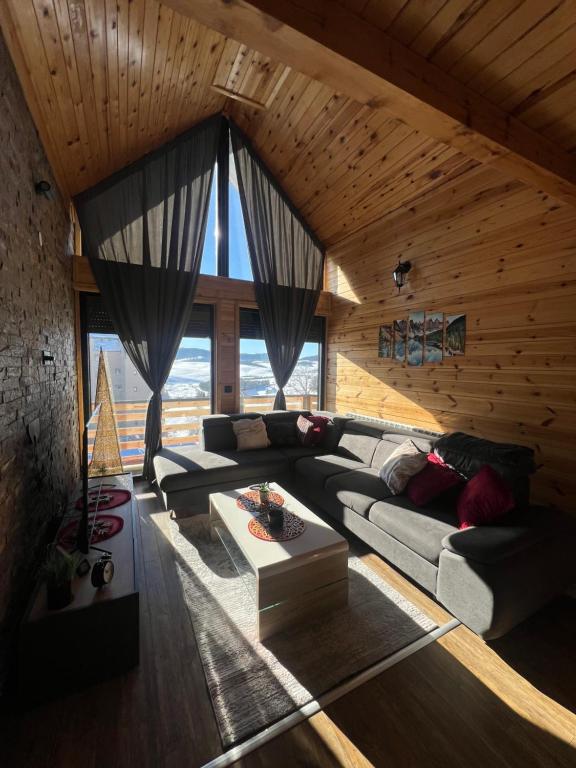 Khu vực ghế ngồi tại LUX PINE house