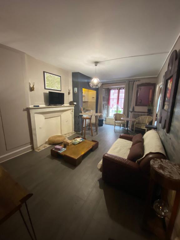 TV a/nebo společenská místnost v ubytování COSY B&B
