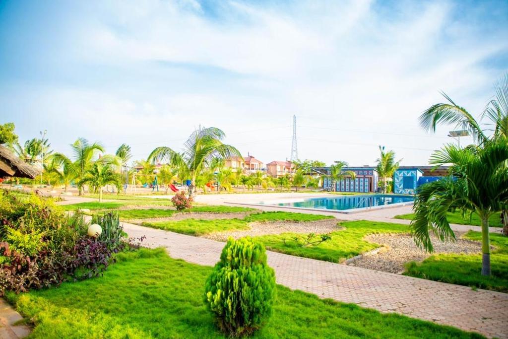 Oasis saint Michel de Tintilou, Monkoma (updated prices 2025)
